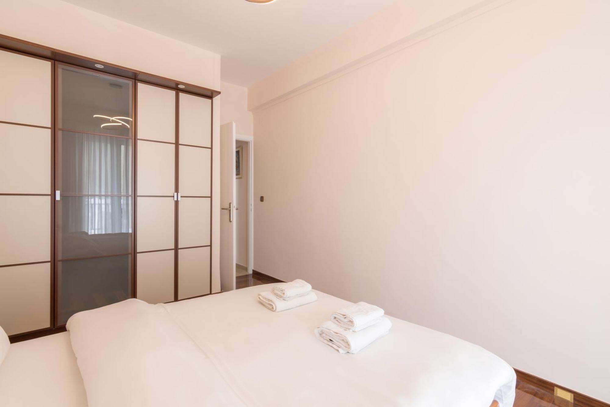 Three Bedrooms Apt In Kallithea เอเธนส์ ภายนอก รูปภาพ